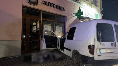 В Ужгороді 85-річний водій помер за кермом автомобіля