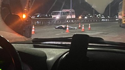 Біля Львова водій автопоїзда скоїв смертельний наїзд на пішохода (ФОТО)