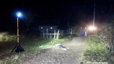 На Рівненщині чоловік зарізав співмешканку і її брата на очах у трьох малолітніх дітей