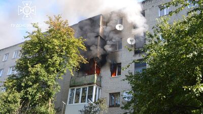 Під час пожежі в будинку у Львові, з вікна четвертого поверху вистрибнув чоловік (ВІДЕО)