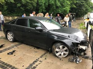 У Львові п'яний водій намагався утекти з місця ДТП (фото, відео)