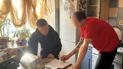 У Львові чоловік скориставшись мобільним телефоном потерпілого, викрав 131 тисячу гривень