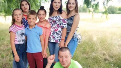 На Волині жінка взяла під опіку шістьох онуків, батько яких зник безвісти на війні