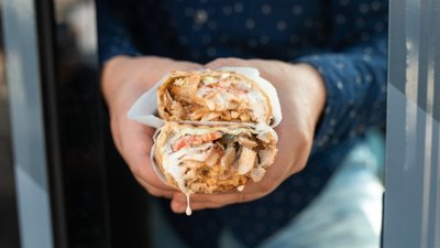 Посадовець військової частини змушував підлеглих продавати їжу у зоні бойових дій (ФОТО)