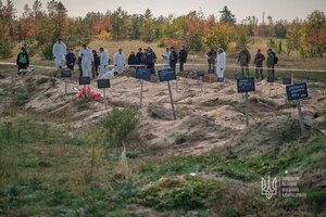 У Лимані розпочали ексгумацію: вже знайдено братську та одиночні могили (ФОТО)