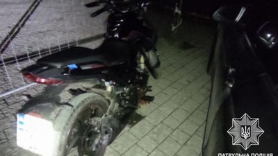 У Львові поліція затримала неповнолітнього мотоцикліста, який ганяв під час комендантської години