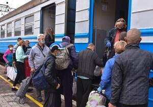 На Львівщину евакуювали чоловіків із інтернату на Харківщині, які пів року перебували в окупації