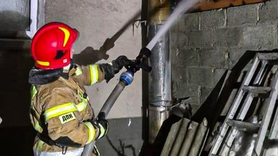 Нічна пожежа під Львовом: через котельню ледве не згорів будинок