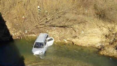 На Львівщині автомобіль злетів у річку