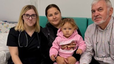 У Львові хірурги врятували дівчинку, яка пів року жила зі шматком пластику в легенях