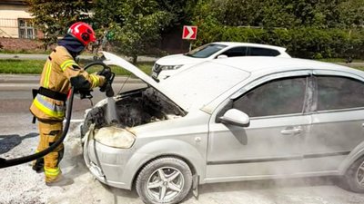 У Львові під час руху загорівся автомобіль