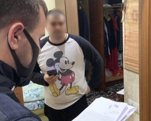 У столиці поліцейські під виглядом покупців автомобіля затримали 50-річного львів’янина (фото)