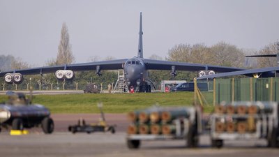 У Великобританії біля авіабази США затримали п'ятьох підозрюваних у підготовці теракту