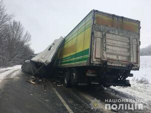 У моторошному зіткненні двох вантажівок загинув чоловік (ФОТО)