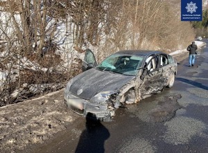 На Закарпатті п’яний водій легковика зіткнувся з вантажівкою