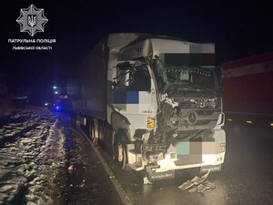 На Львіщині п'яний водій фури вчинив ДТП (ФОТО)