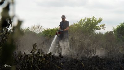 У Львівській області рятувальники продовжують ліквідовувати займання торфу
