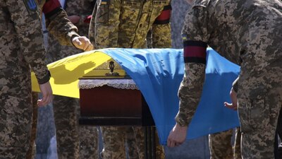 Львівщина у понеділок попрощається з трьома Героями, які загинули від рук російських окупантів (ФОТО)