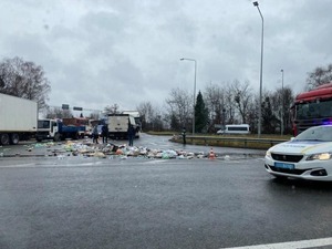 До уваги водіїв: поблизу Львова через ДТП ускладнення в русі (ВІДЕО, ФОТО)