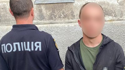 Пограбував чоловіка і спричинив поліцейському тілесні ушкодження: на Львівщині затримали рецидивіста
