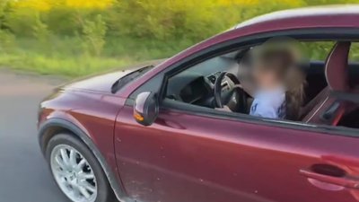 На Львівщині батько посадив за кермо малолітню доньку: поліція встановила чоловіка