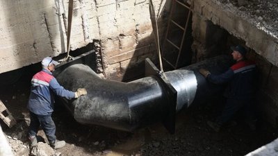 У Львові на Довженка ліквідують порив на тепломережі: зупинено подачу води на кількох вулицях