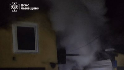На Львівщині горіла будівля