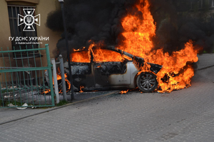 На Львівщині згоріли два авто (ФОТО)