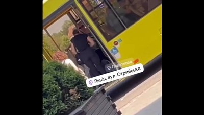Львівська спека: пасажири непритомніють у маршрутках (ВІДЕО)