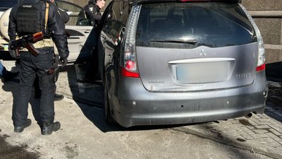 У Києві водій Mitsubishi почав стрілянину після конфлікту на дорозі