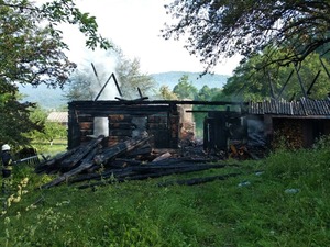 Зранку на Львівщині вщент вигорів житловий будинок (фото)