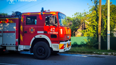 Внаслідок пожежі у господарській будівлі на Львівщині постраждав чоловік