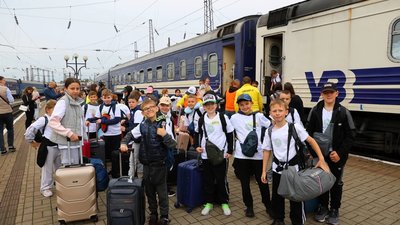 «Карпатська зміна»: 200 дітей зі Сумської та Харківської областей прибули на Львівщину