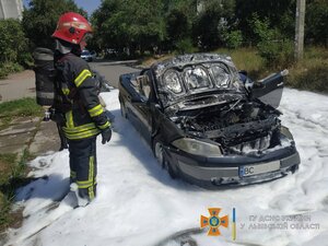 У Львівській області згорів автомобіль