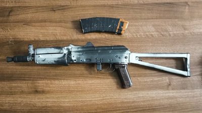 У Львові затримали продавця зброї, який намагався збути автомат Калашникова