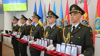 У Львові до Дня Героїв 35 військових посмертно нагородили «Почесним знаком святого Юрія»