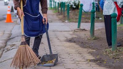 У Львові судили двірничку за побиття людини віником 