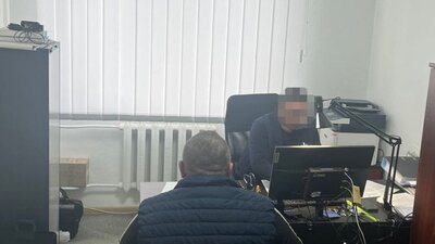 Двох працівників військкомату Тернополя, яких підозрюють у катуванні, відправили під нічний арешт