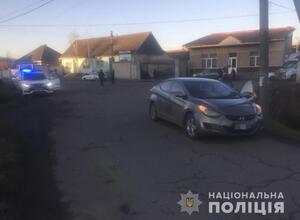 На Закарпатті жінка-водій збила пенсіонера: чоловік помер у лікарні (фото)