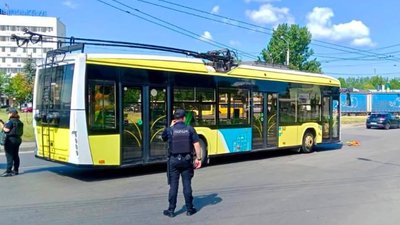 У Львові на вулиці виявили гранату