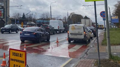 На Львівщині у ДТП постраждали двоє чоловіків, дані одного з них встановлюють правоохоронці