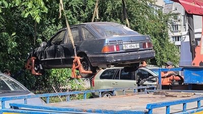 У Львові з вулиць вже забрали понад 100 покинутих автомобілів