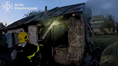 На Рівненщині в хліві згорів чоловік