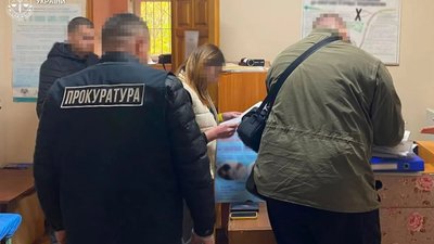 На Львівщині двох медсестер підозрюють у збуті метадону, призначеного для пацієнтів замісної терапії