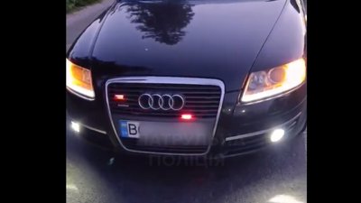 На Львівщині патрульні зупинили 20-річного водія на Audi зі спецсигналами (ВІДЕО)