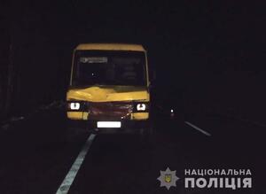 На Рівненщині маршрутка на смерть збила пішохода (фото)