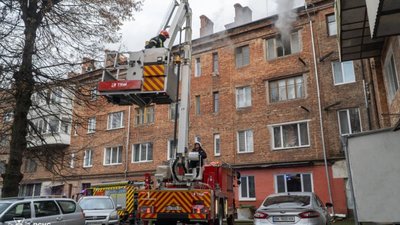 У Хмельницькому у квартирі сталась пожежа через недопалок