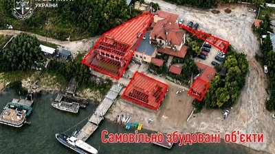 На Хмельниччині судитимуть власника готельного комплексу, який відгородив землі нацпарку та облаштував на них зони відпочинку
