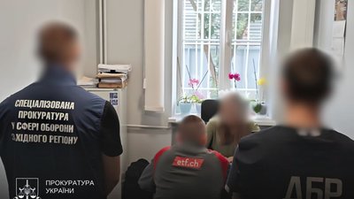 На Закарпатті військовий дозволив підлеглій два роки не служити і сидіти вдома отримуючи грошове забезпечення