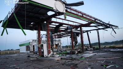На Полтавщині росіяни атакували 4 АЗС та пожежну частину